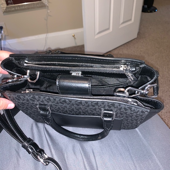 COPY - Michael Kors Purse - Picture 4 of 4